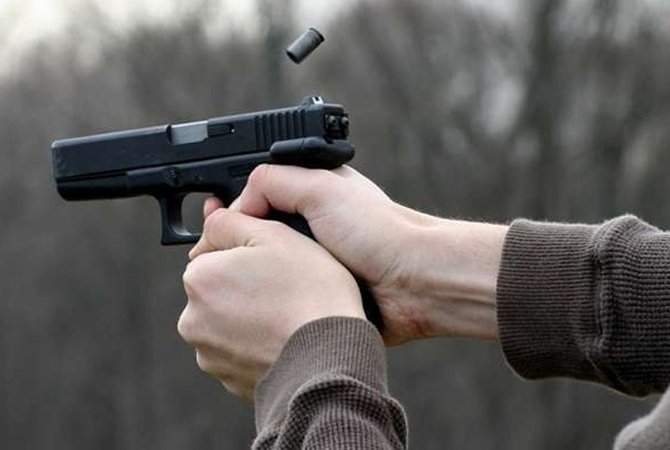 В США мужчина застрелил приемных детей из России