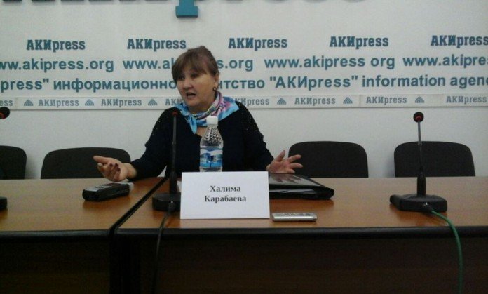 Жительница Бишкека обвиняет главу МВД Кыргызстана в мошенничестве