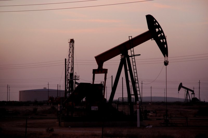 В Кыргызстане пресечена незаконная добыча нефти на 4,5 млн сомов