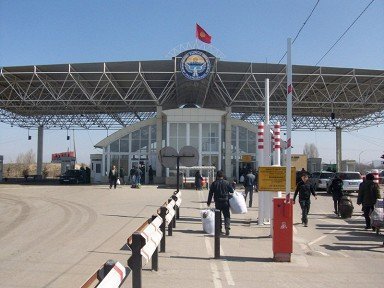 С сегодняшнего дня импортеры при ввозе товаров из стран ЕАЭС в Кыргызстан должны иметь сопроводительные накладные