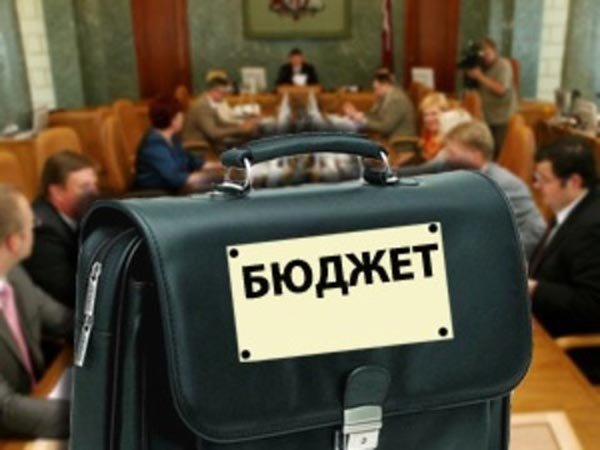 Крепко царство казною