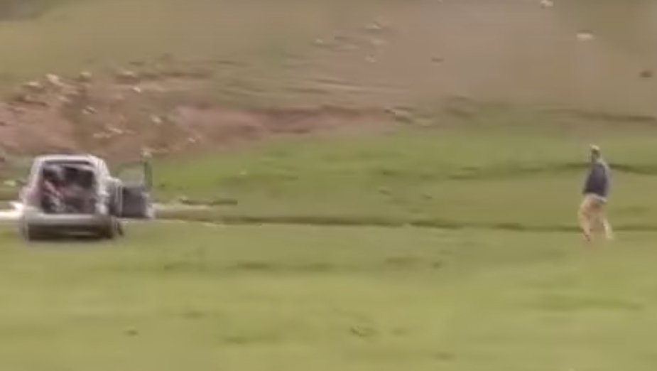 В ущелье Таш-Рабат иностранец справил нужду в реку (видео)