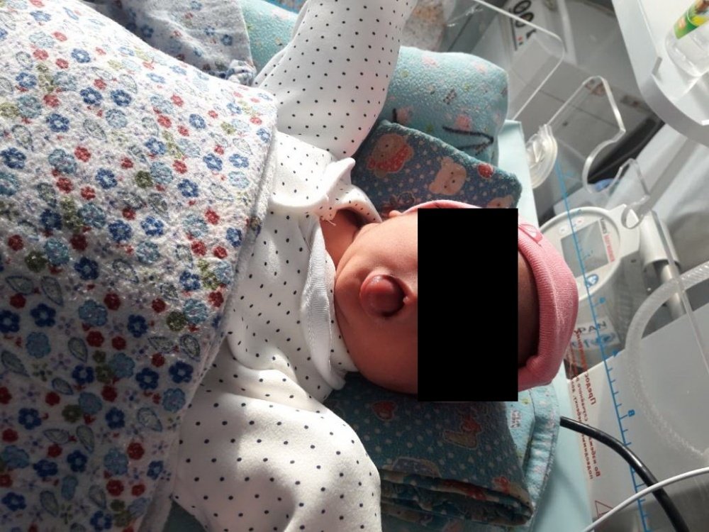 В Оше нашли новорожденную девочку, оставленную возле детсада